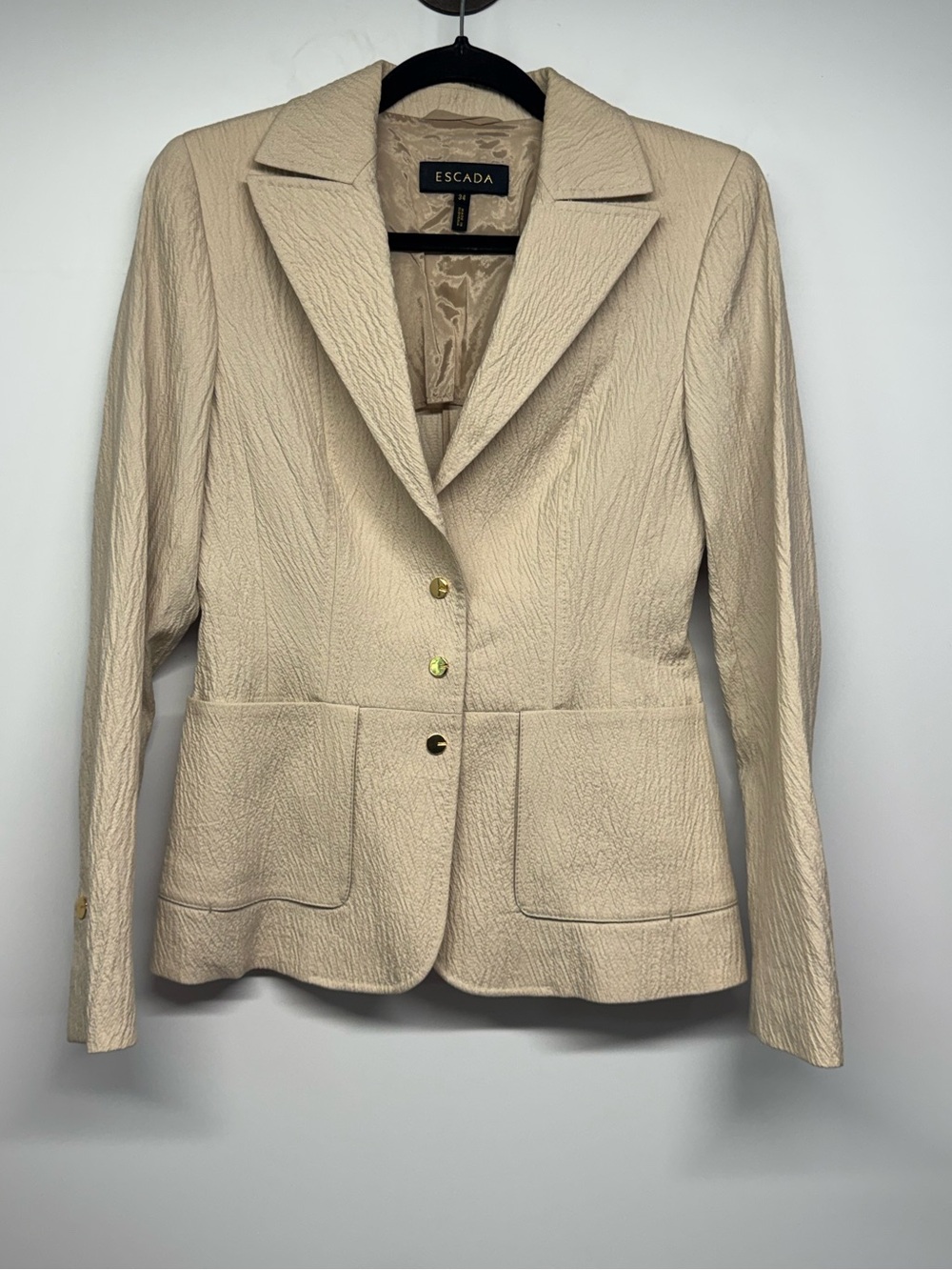 Escada Cream Textured Blazer with Gold Buttons Size 34 - Picture 2 of 7